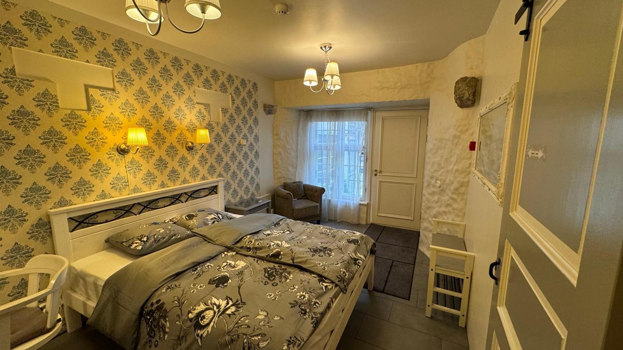 Old Bishop'S House Apartment Талин Екстериор снимка