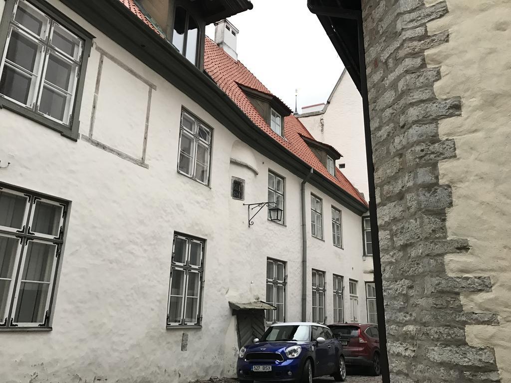 Old Bishop'S House Apartment Талин Екстериор снимка