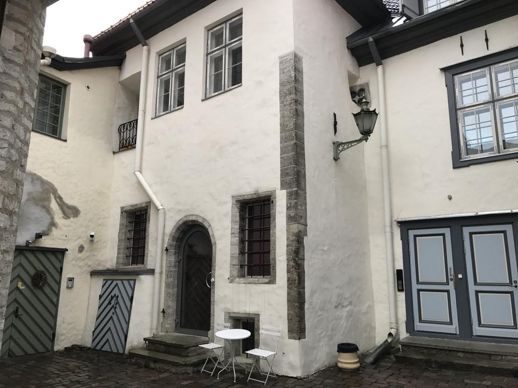 Old Bishop'S House Apartment Талин Екстериор снимка