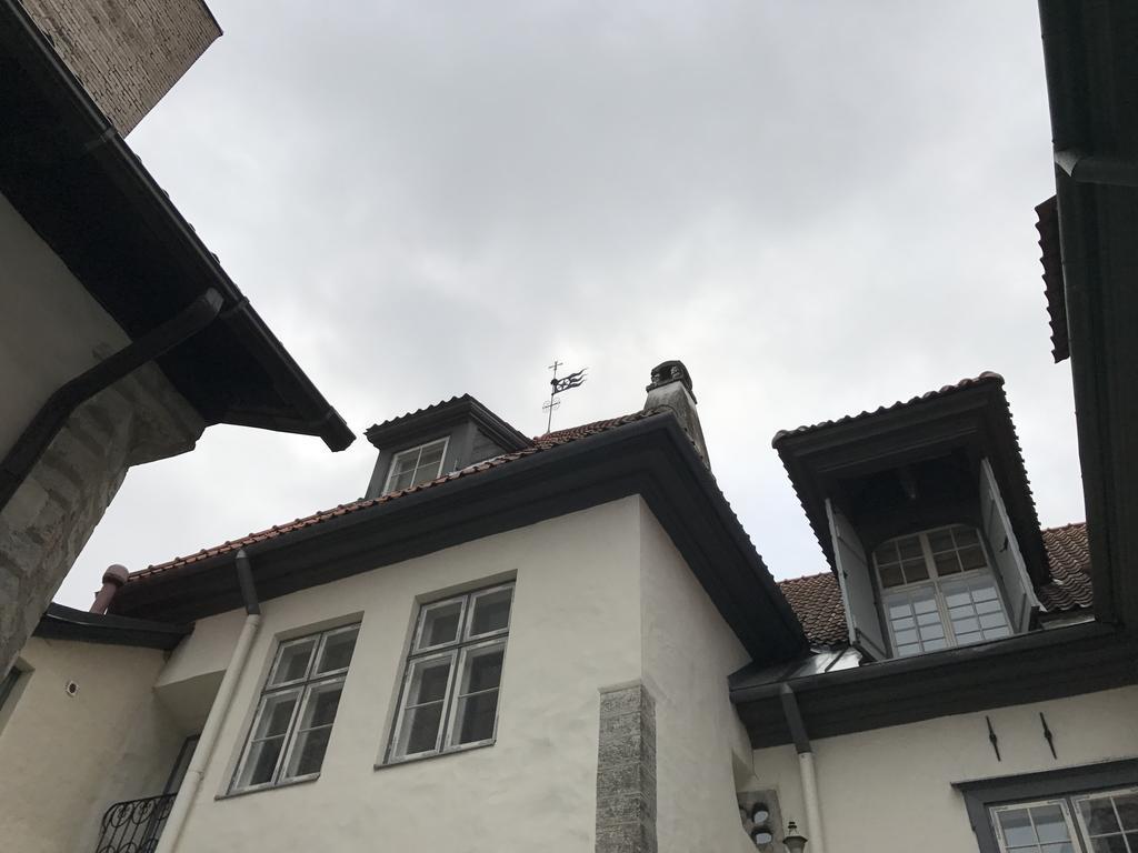 Old Bishop'S House Apartment Талин Екстериор снимка