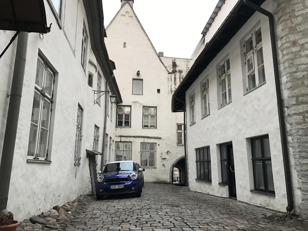 Old Bishop'S House Apartment Талин Екстериор снимка