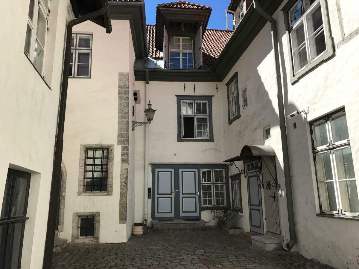 Old Bishop'S House Apartment Талин Екстериор снимка